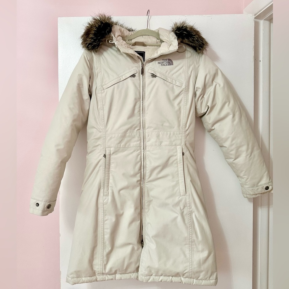 Arctic Waterproof Goose Down Parka with Faux Fur Trim
Size XS EUC